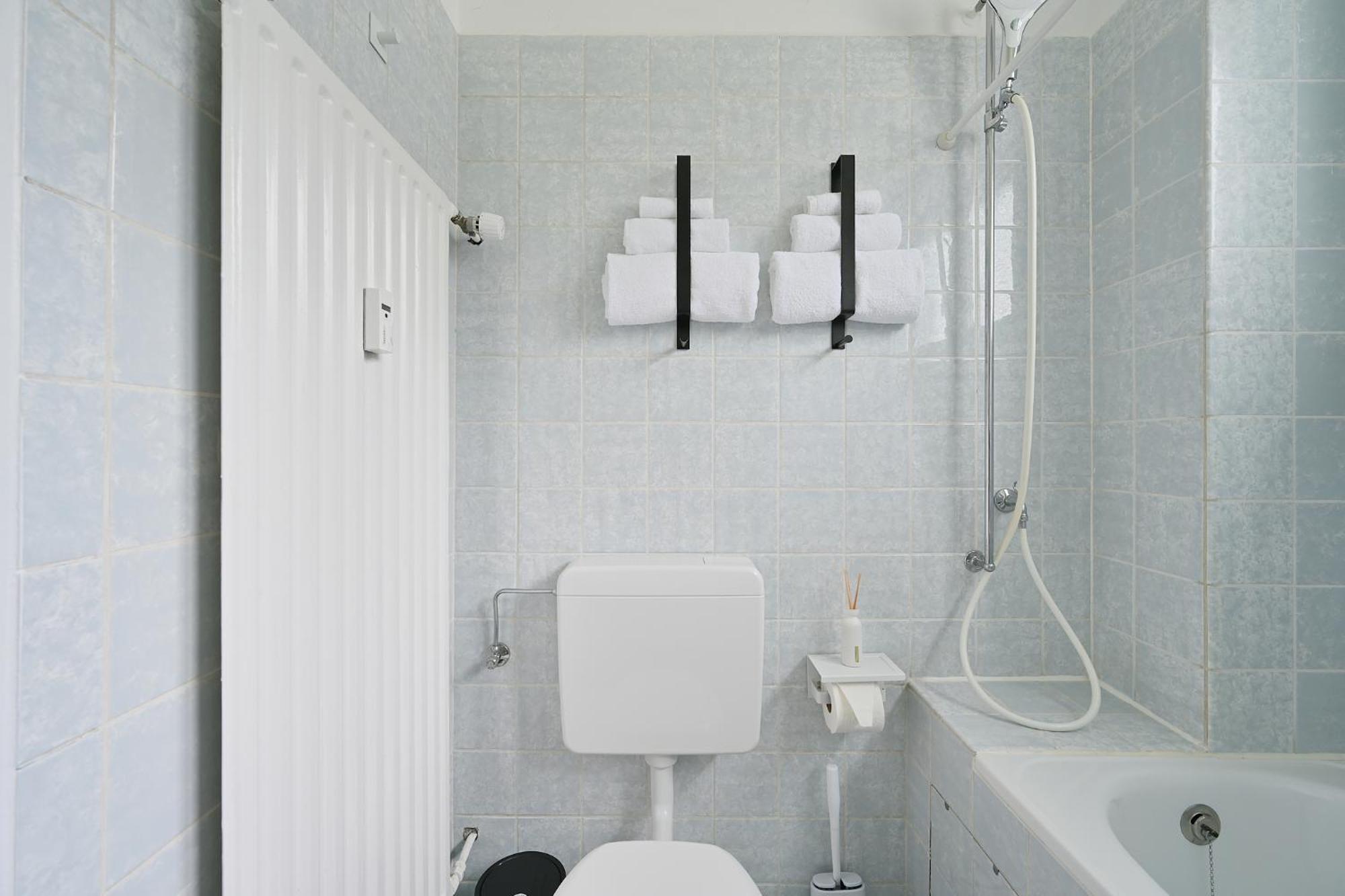 Beautiful And Stylish 1-Bedroom With Kitchen And King Size Bed Wuppertal Eksteriør bilde